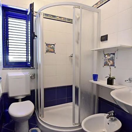 With A Parking Space - 22813 *